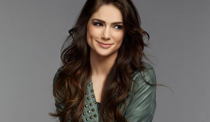 This Is Us casts sexy siren Janet Montgomery as love interest for Y&R's Justin Hartley